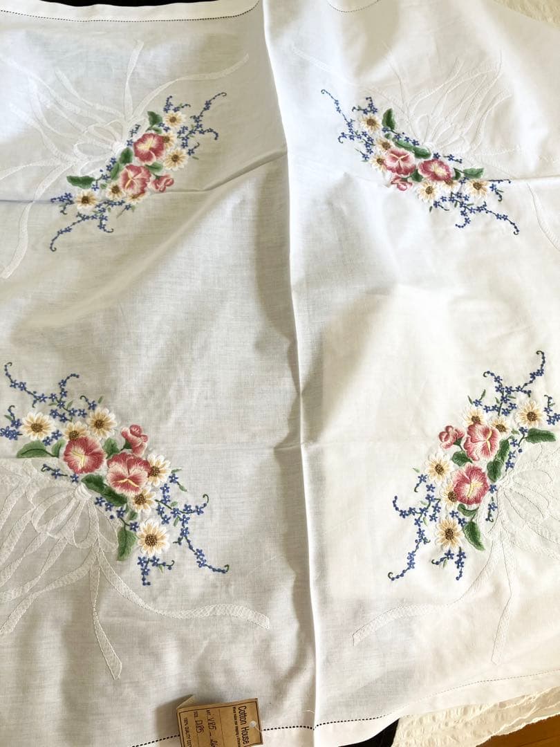 刺繍テーブルクロス85x85cm