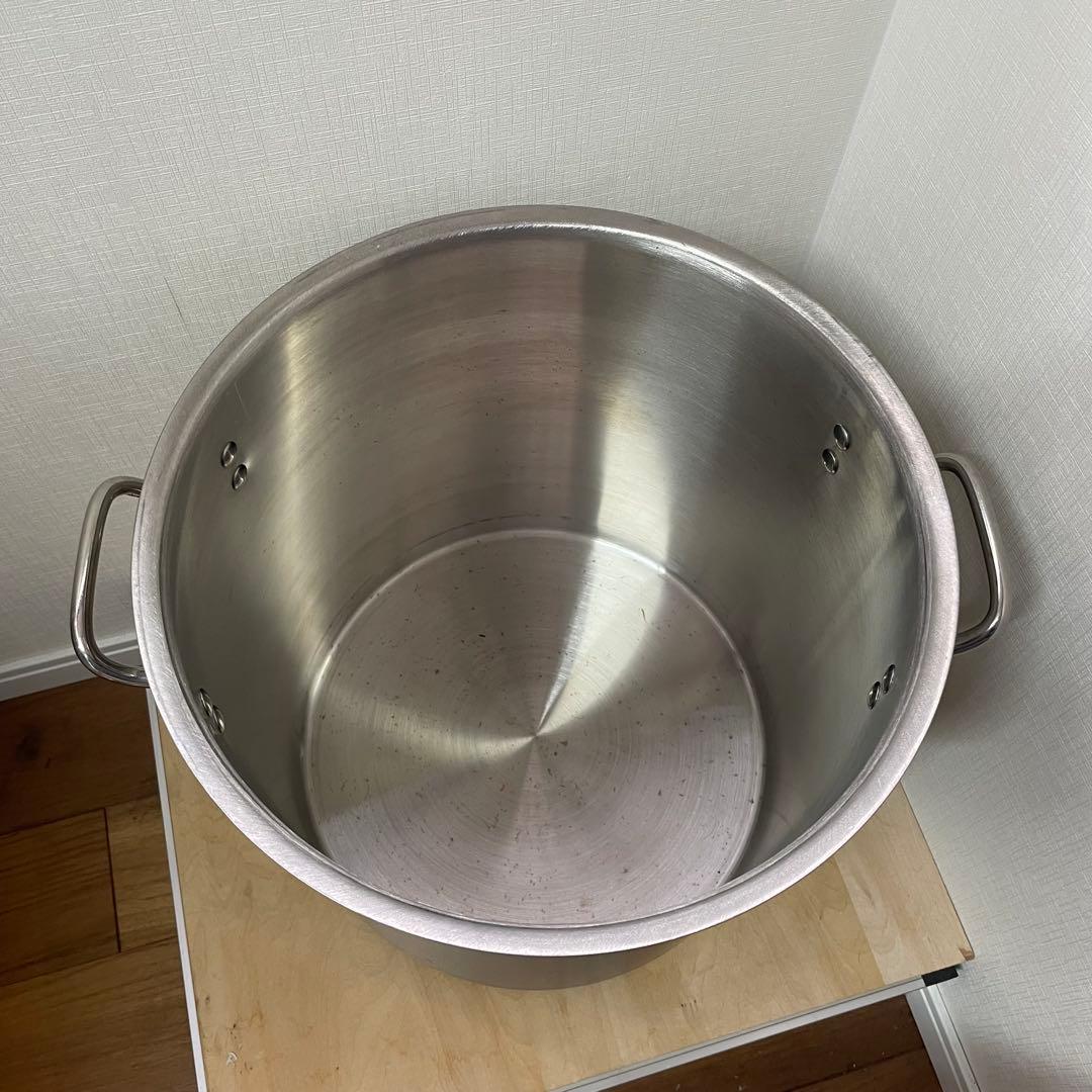 ステンレス製寸胴鍋 大容量 蓋付き　３０Ｌ