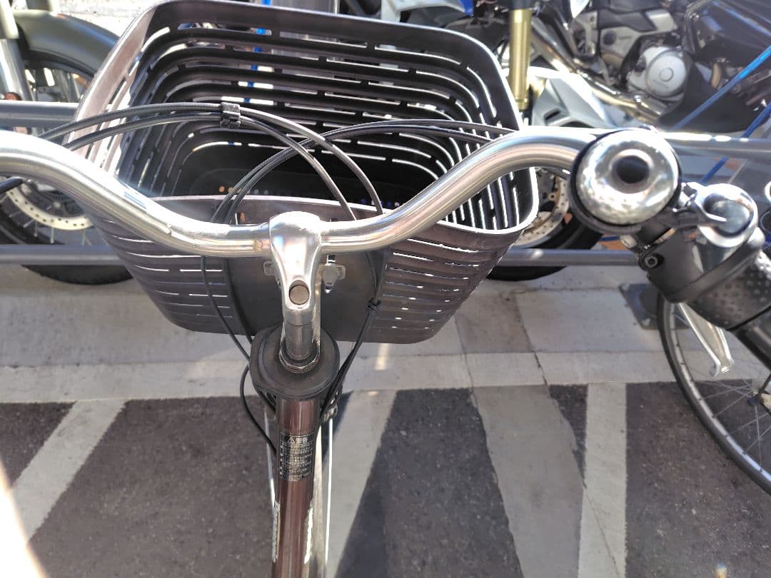 電動アシスト自転車 シティタイプ 前カゴ付き、バッテリー2個、鍵3個