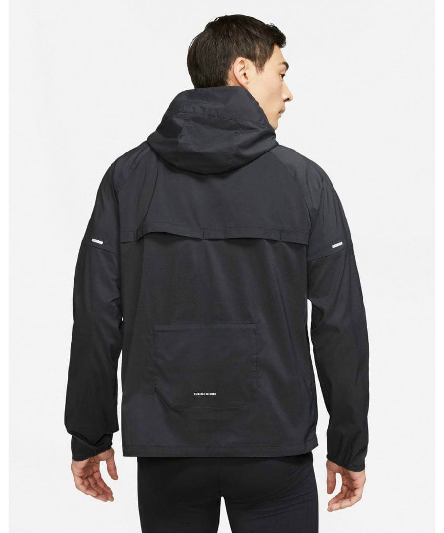 Mサイズ　新品　Nike ブラック ウィンドブレーカー