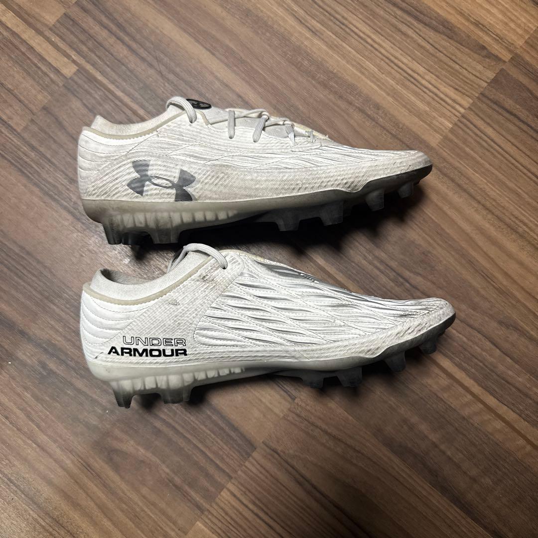 Under Armour ホワイト スパイク FG