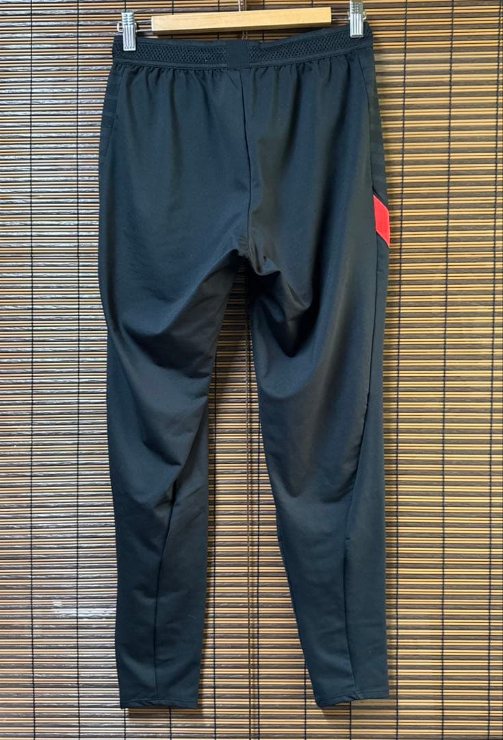 リバプール F.C トレーニングセットアップ