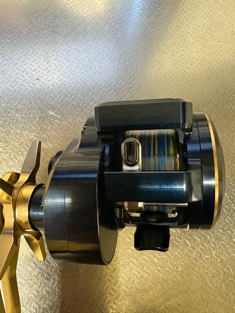 ダイワ　21ソルティガ ic 300H-SJ 右巻き　 ハンドル丸型に交換