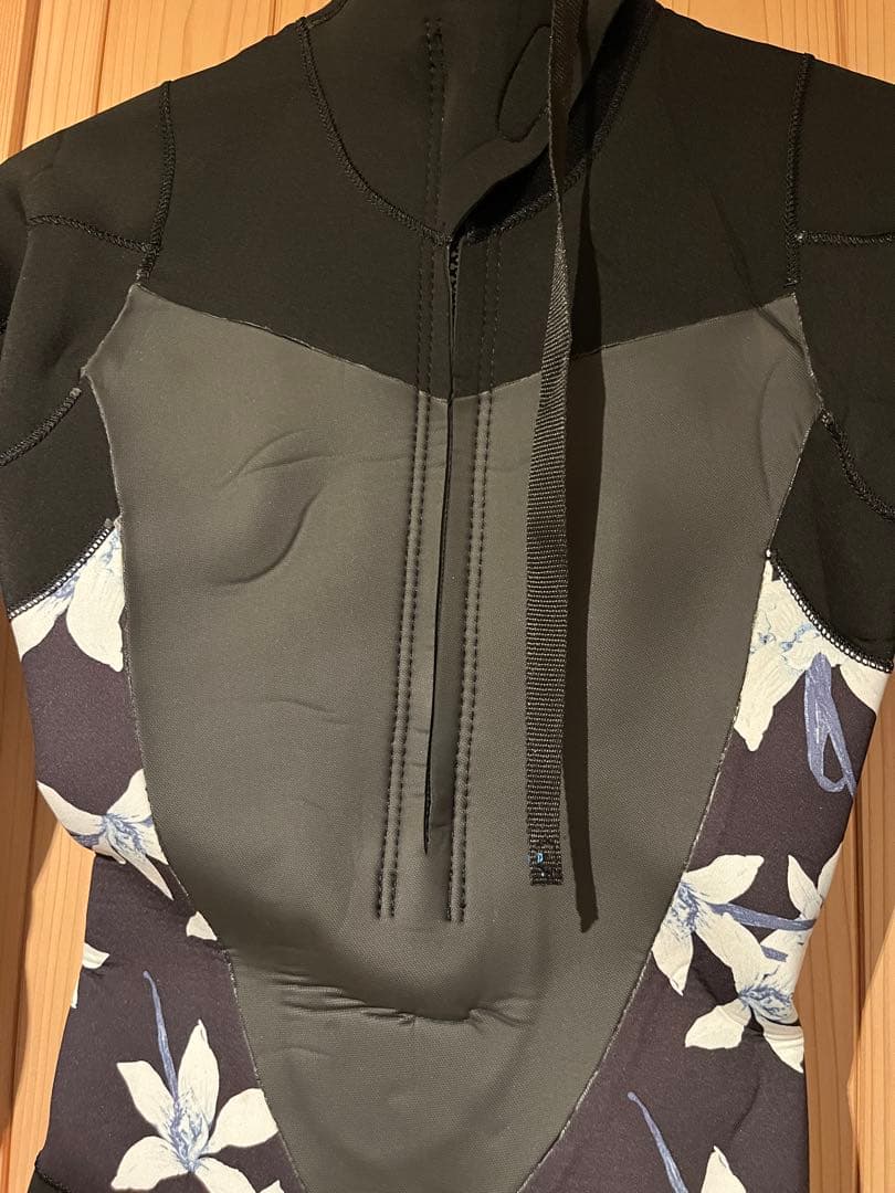 未使用品 ROXY ロキシー 3/2mm ロンスプ バックジッパーM