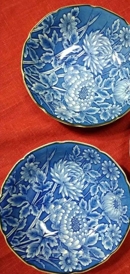 ♣希少なレアヴィンテージ品♥６０年前ヴィンテージ品♥染付菊絵柄有田焼・輪花２中皿