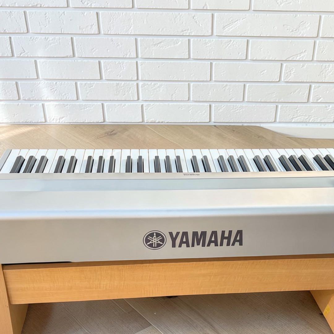 送料無料✨ スタンド付き YAMAHA P-60 電子ピアノ 88鍵 ペダル付属