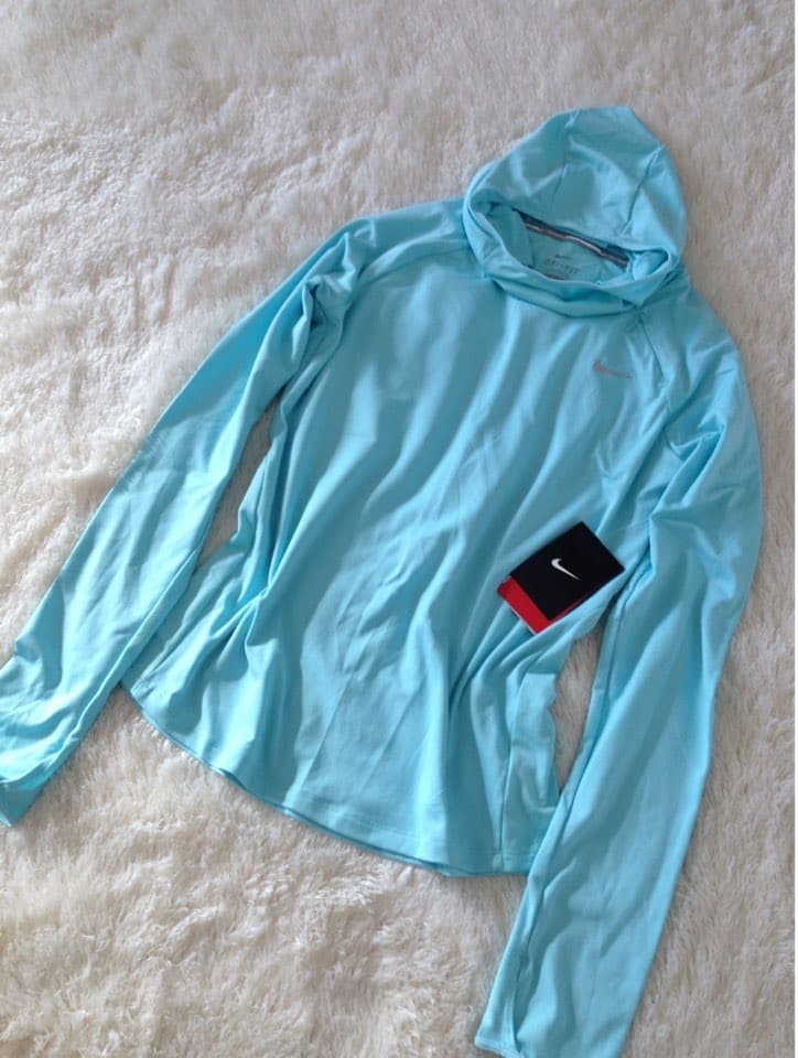 ✨新品/M✨ナイキ エレメントロングスリーブランニング