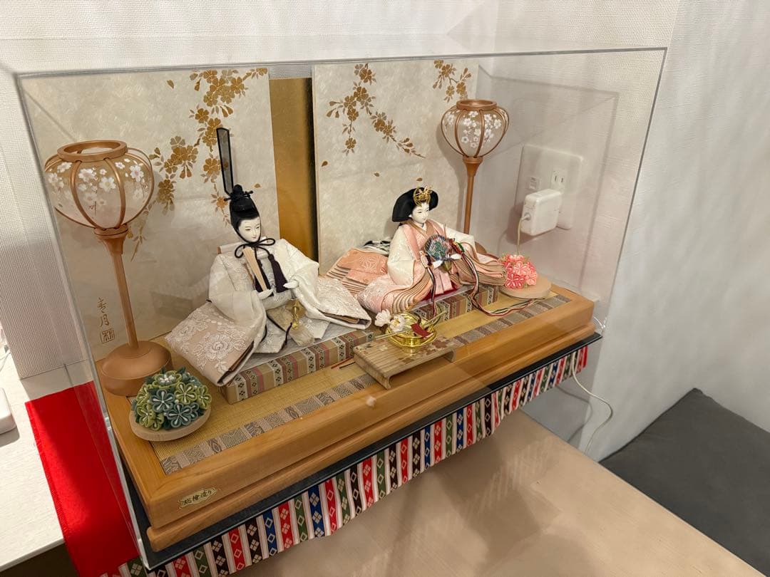 アクリルケース　大型　角欠けあり