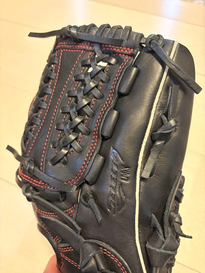 Mizuno 野球グローブ 黒/赤 ストライプ