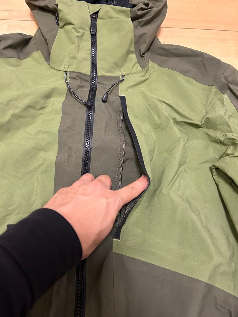 機能性抜群！ Quiksilver GORE-TEX スノボウェア Mサイズ