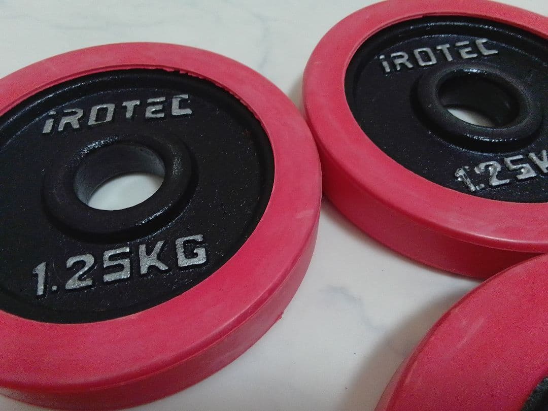 の*ち様 美品 iROTEC ラバー付 ダンベル 1.25kg 2.5kg 合計