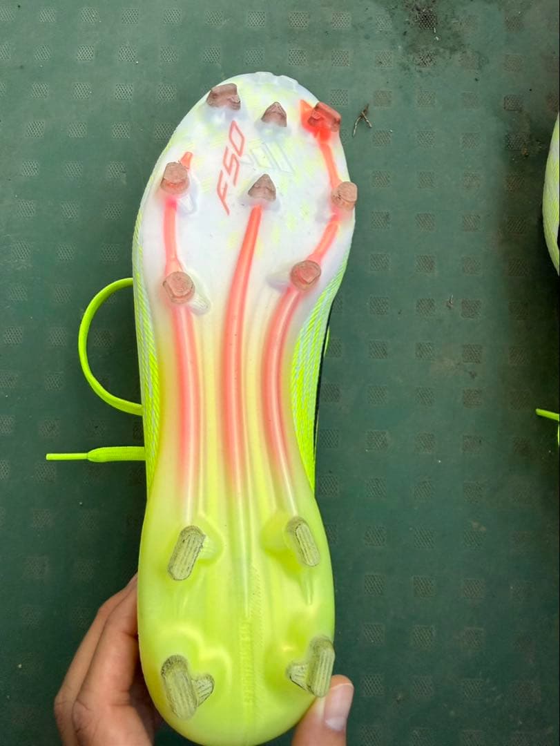 シューズ f50