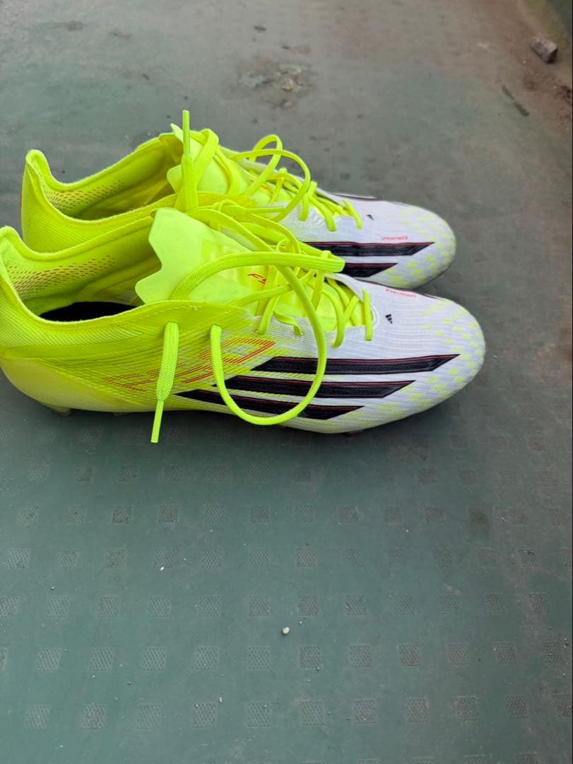 シューズ f50