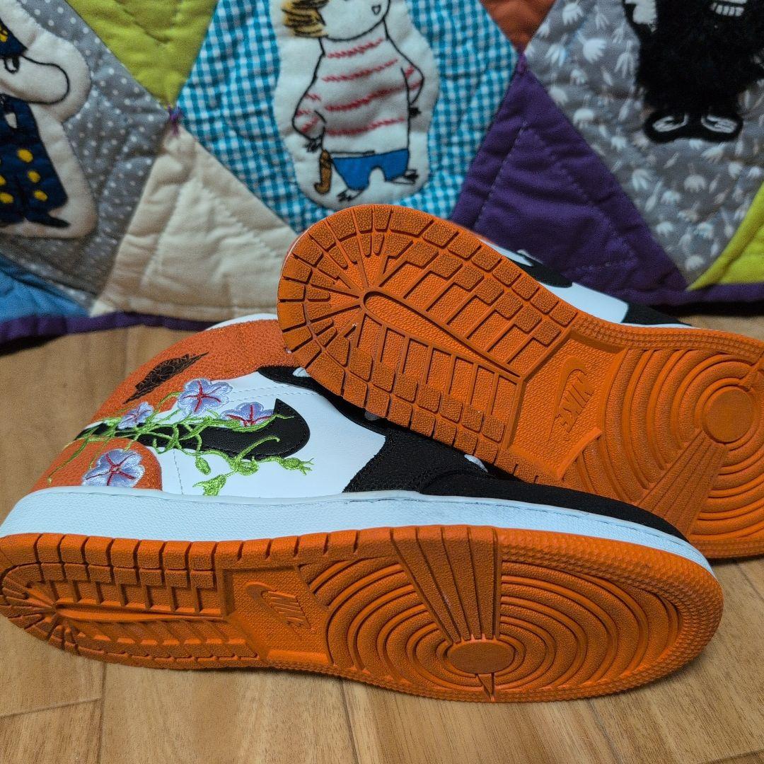 NIKE　エア・ジョーダン1　DQ8390-100 25.0cm