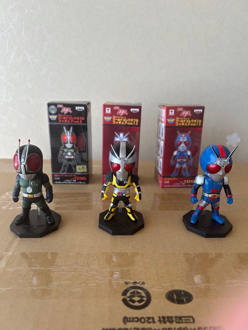 仮面ライダーワールドコレクタブルフィギュア　3種セット