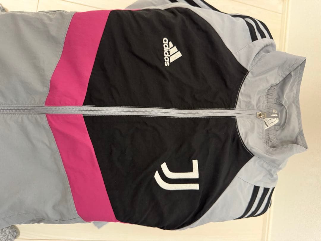 adidas Juventus ウィンドブレーカー