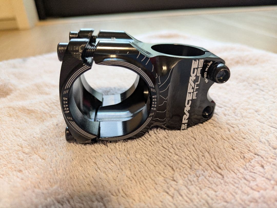 RACEFACE ATLAS ステム クランプ径35ミリ　長さ35mm