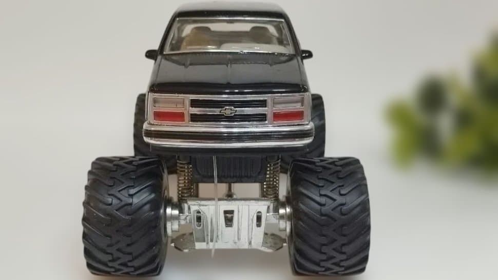 CHEVROLET　黒　モンスタートラック ミニカー