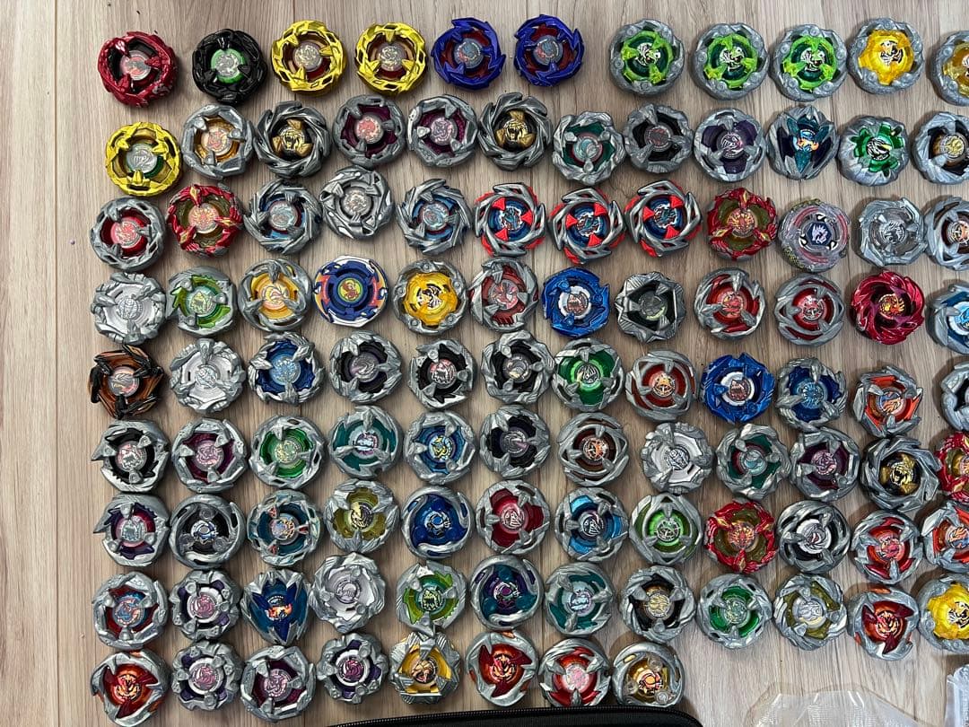 ベイブレードX 引退品　140個相当まとめ