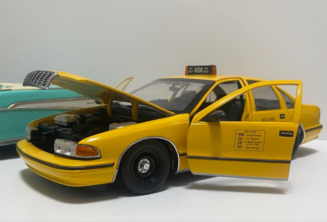 レア！1/18 アメ車　ミニカー　シボレー　カプリス　タクシー NYC 最安値
