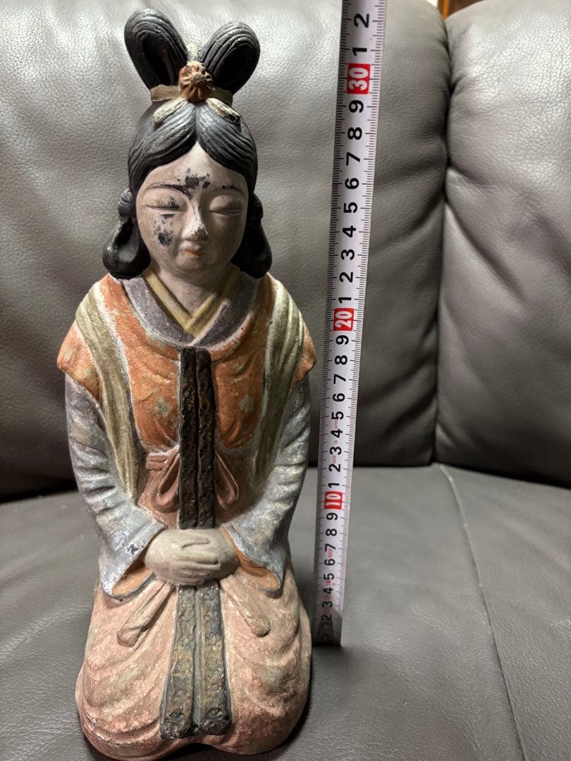 女性の置物