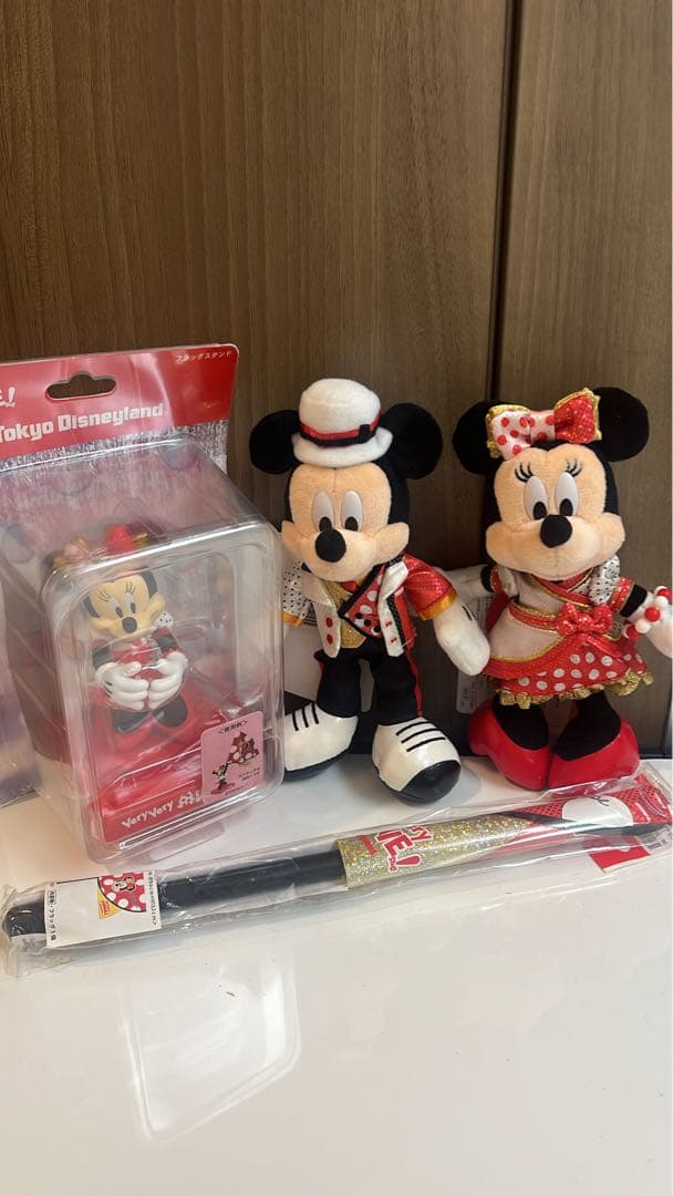 ベリーベリーミニー ミッキー ミニー ぬいぐるみバッジ フラッグ ベリミニ