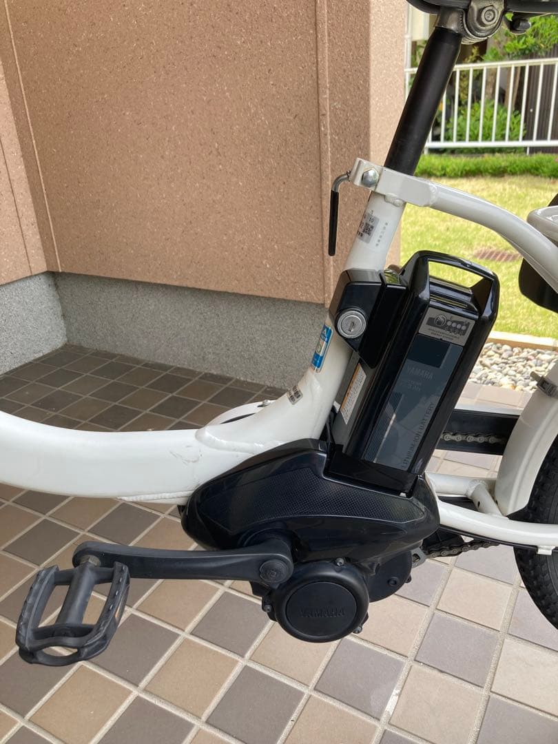 電動アシスト自転車　ヤマハ パスバビーアン20インチ 子供乗せ 3人乗り 白色