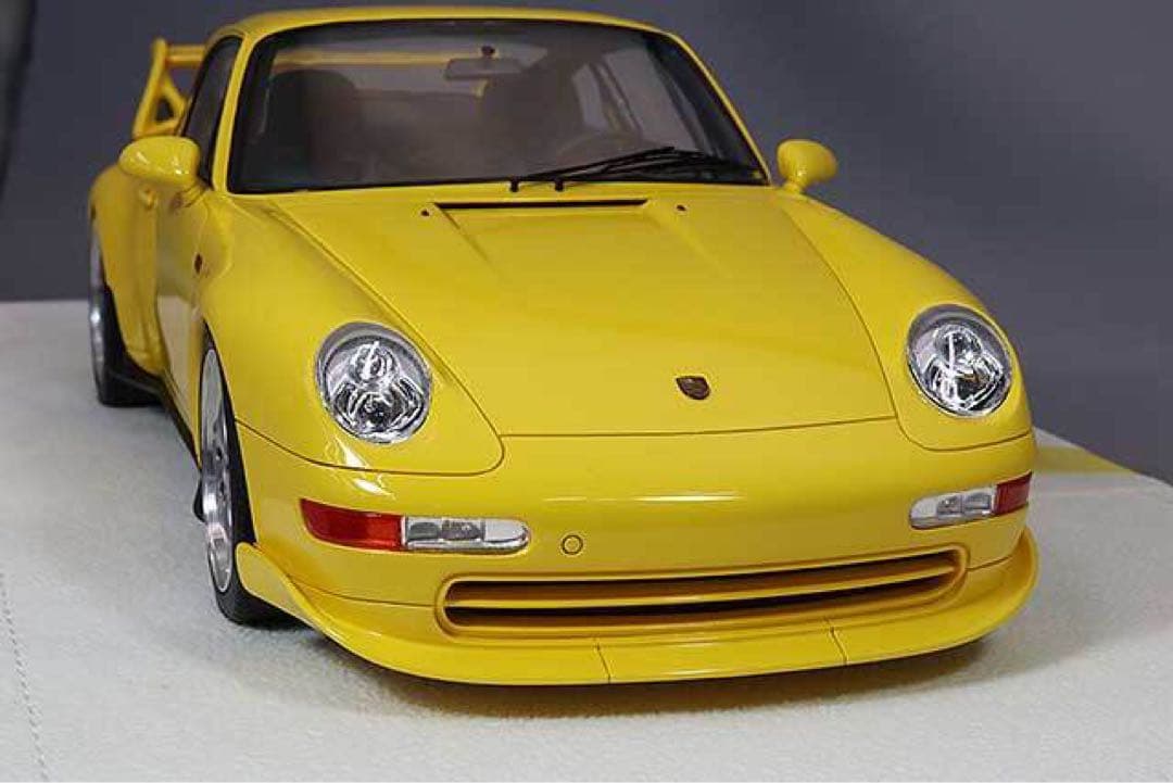 1/18 Porsche 911 (993) Carrera RS イエロー
