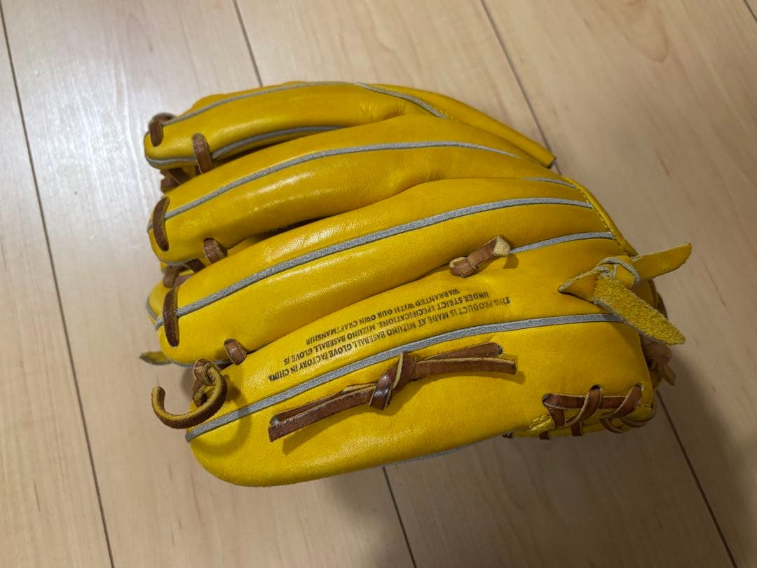 軟式投手用　Mizuno Pro 軟式グローブ イエロー