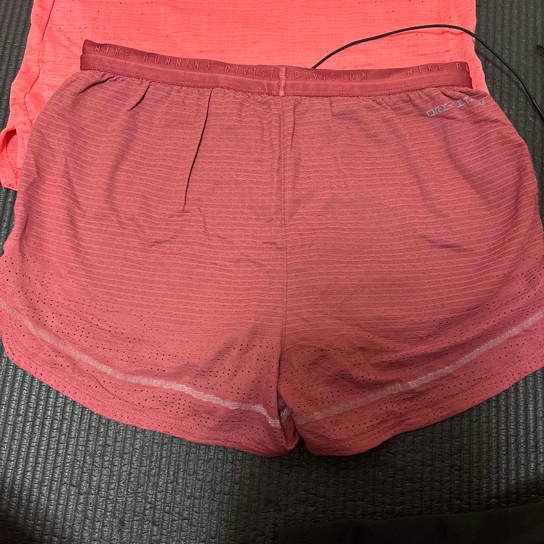 Nike ピンク タンクトップ ショートパンツ セット