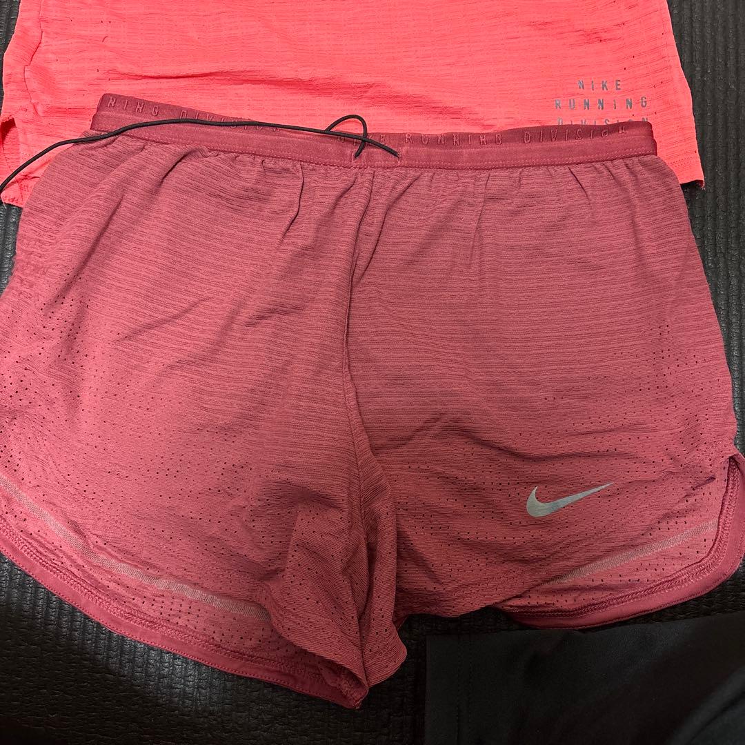 Nike ピンク タンクトップ ショートパンツ セット