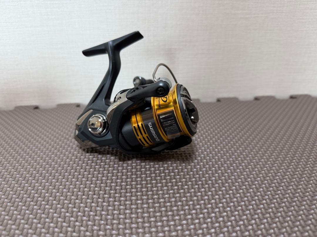SHIMANO SAHARA 2500SHG スピニングリール　PEライン付き