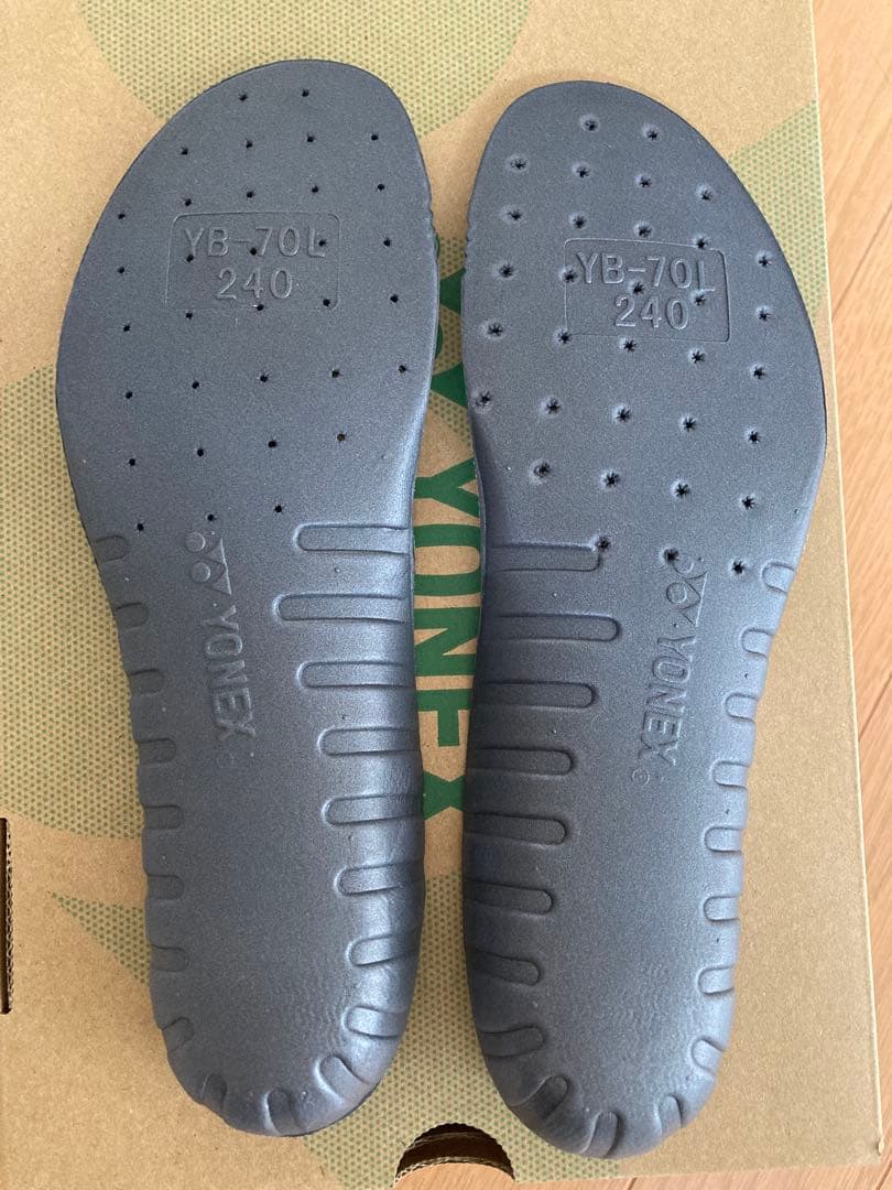 YONEX パワークッション　エアラスzウィメン 24cm