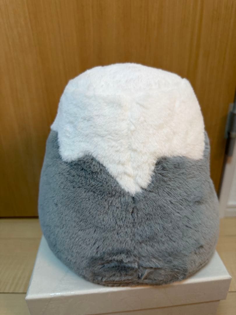 KAWS カウズ HOLIDAY JAPAN FUJI 富士山 グレー 箱入り