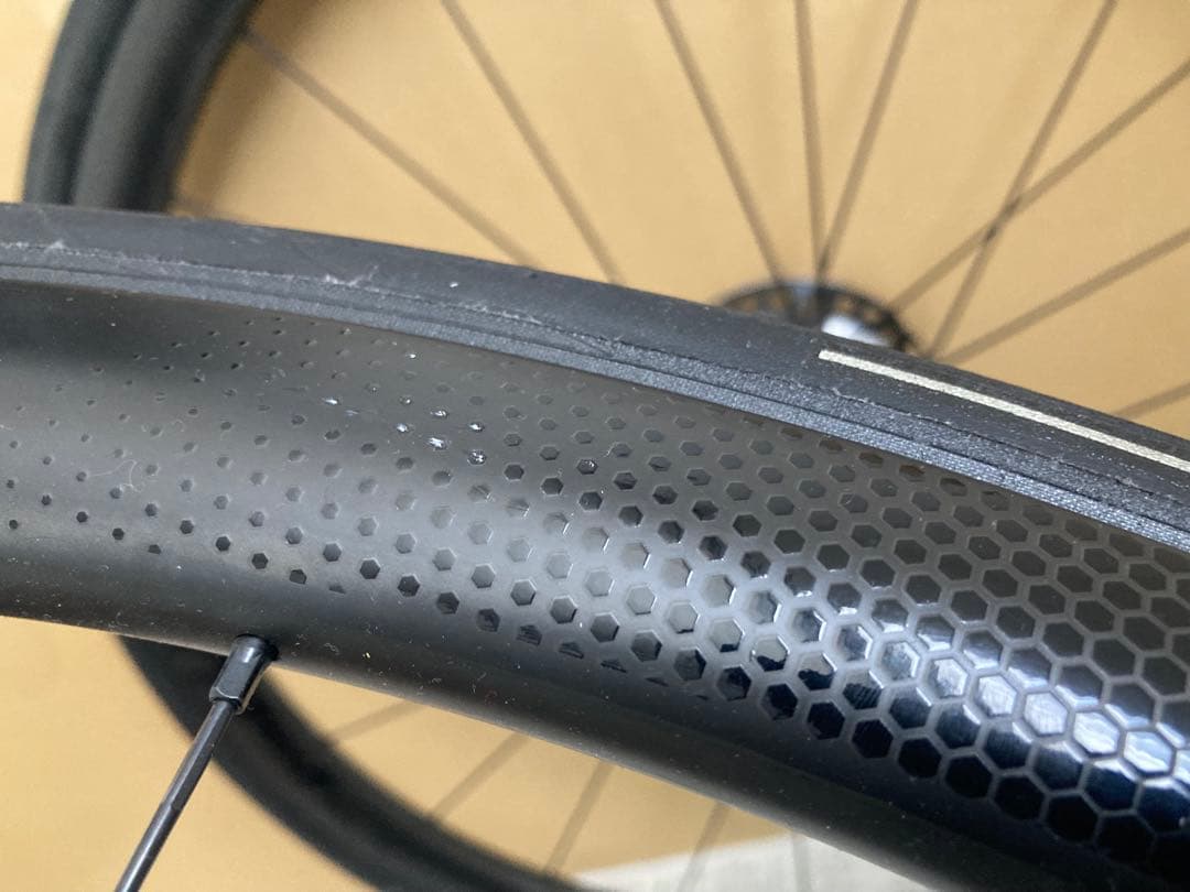 FFWD RYOT33 DT240Sハブ ディスクカーボンホイールセット