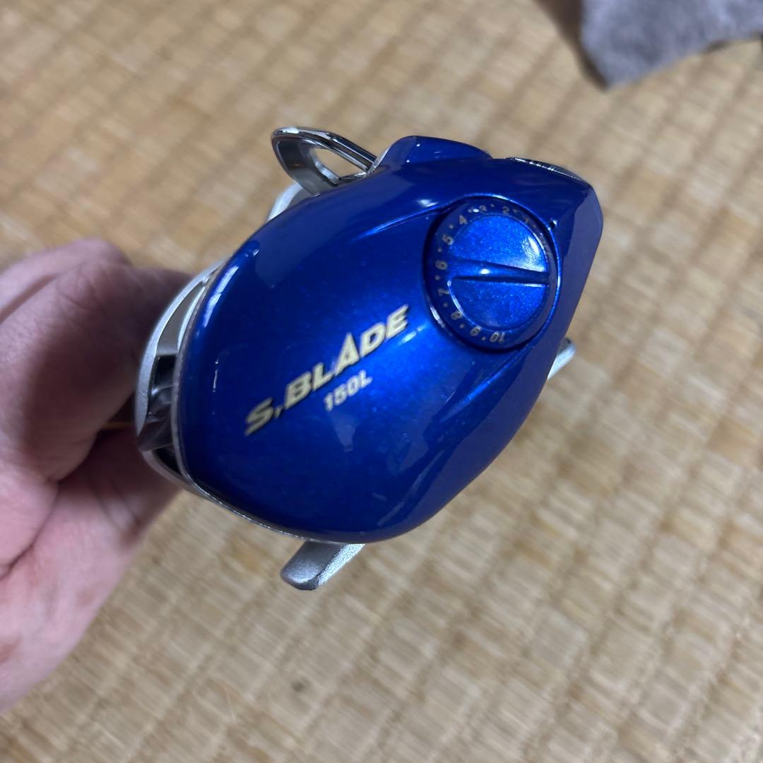 Daiwa Mad Force リール 青色