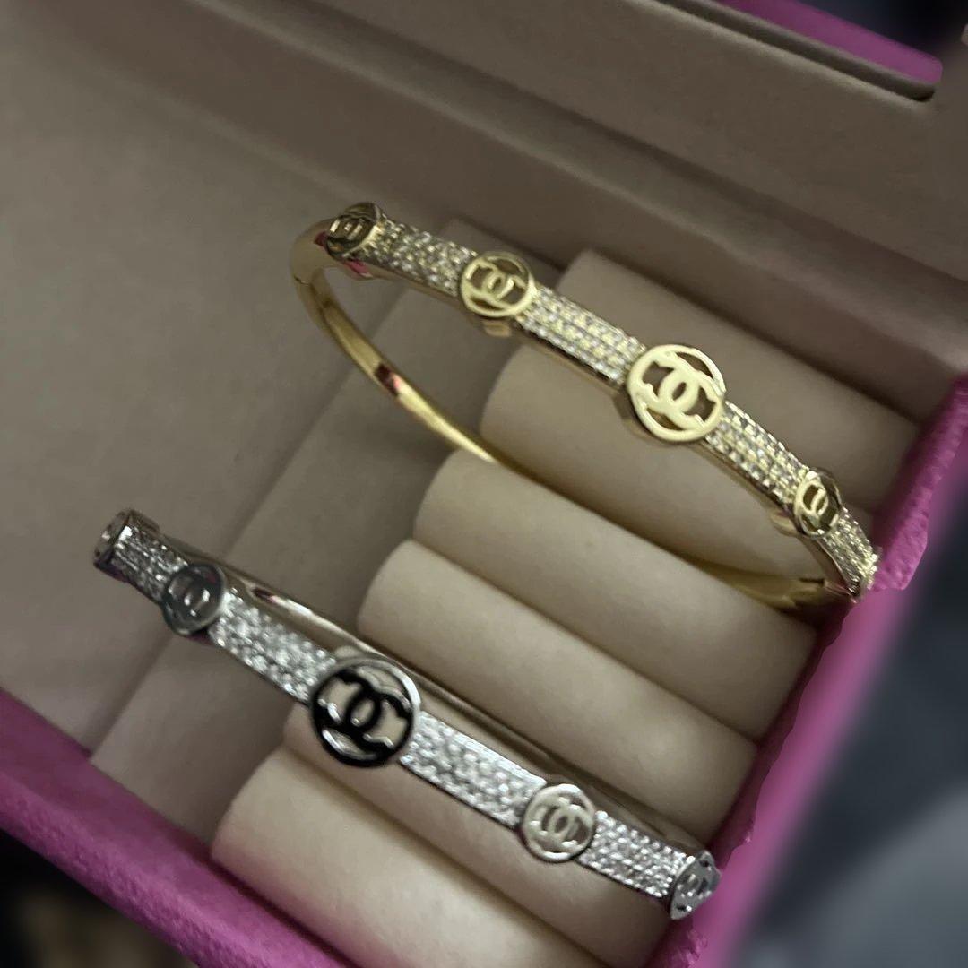 CHANEL ブローチ&バングル　シルバーとゴールド