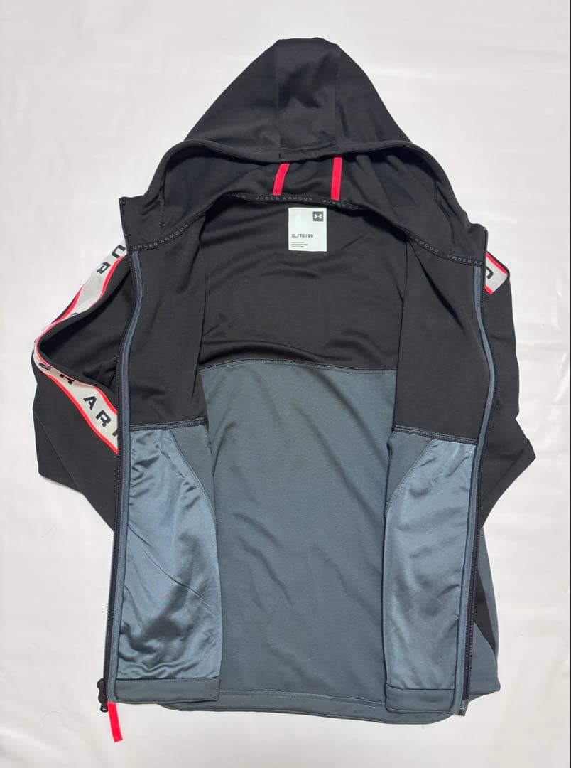 UNDER ARMOUR UNSTOPPABLE フルジップパーカー