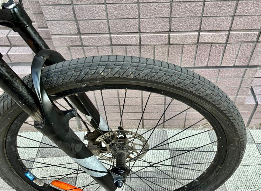 GIANT. STRATAマウンテンバイク　18 24段東京　自転車