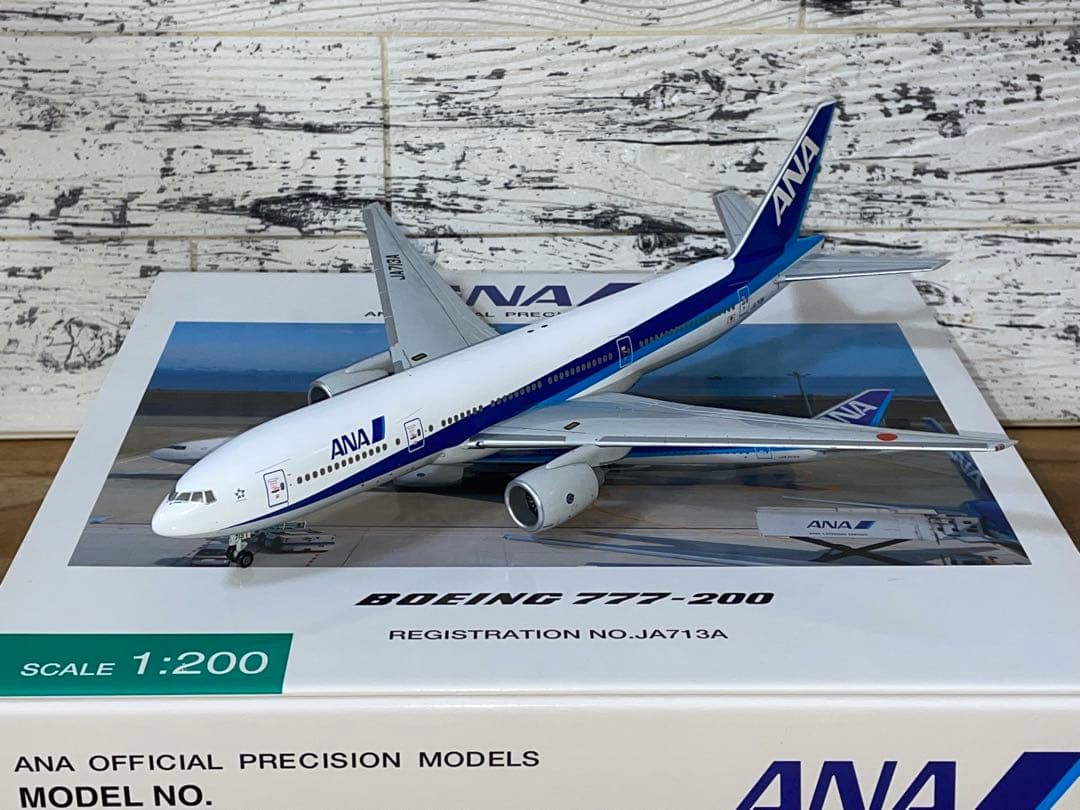[新品]全日空商事 1/200 B777-200 JA713A 完成品モデル
