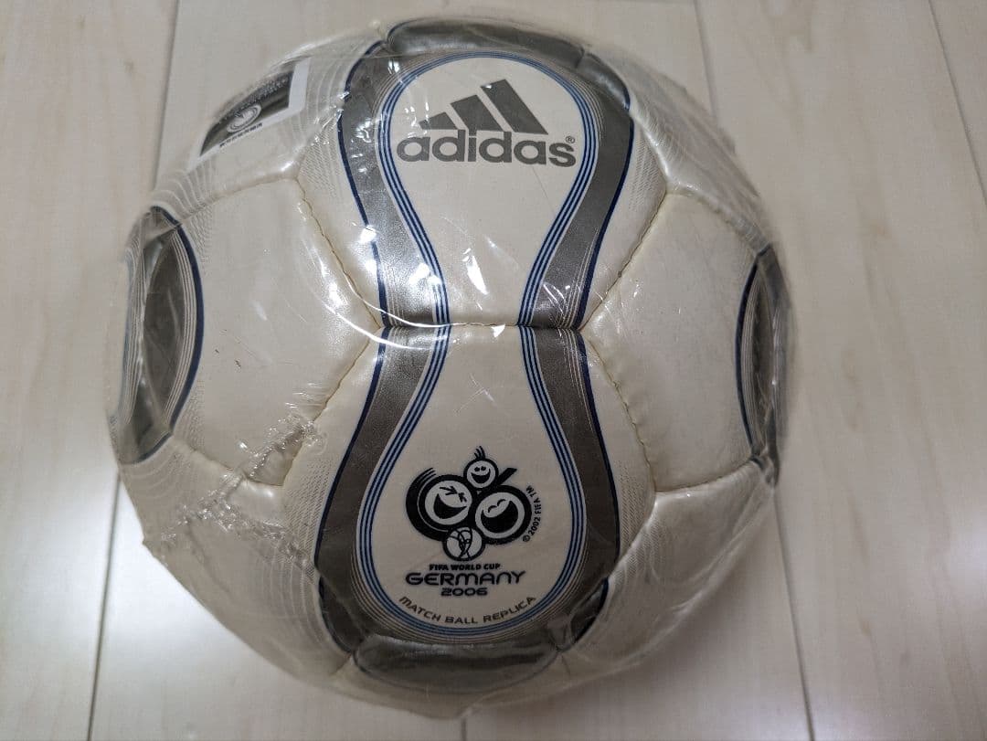 adidas チームガイスト2006 ワールドカップ(サッカーボール5号球検定球