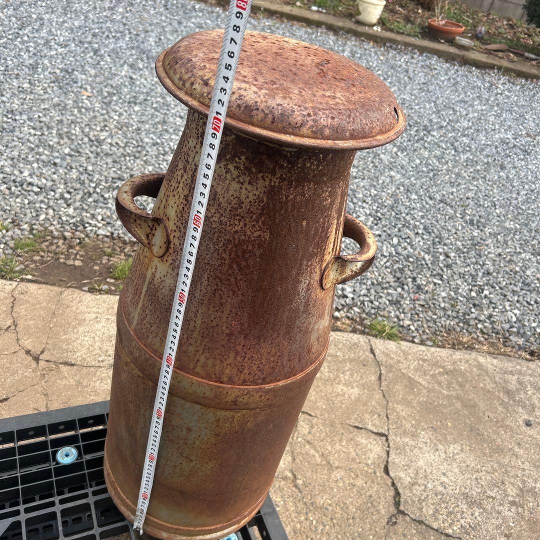 レトロ￼ ヴィンテージ　ミルク缶　金属製　錆有　ガーデニング　庭飾りインテリア大