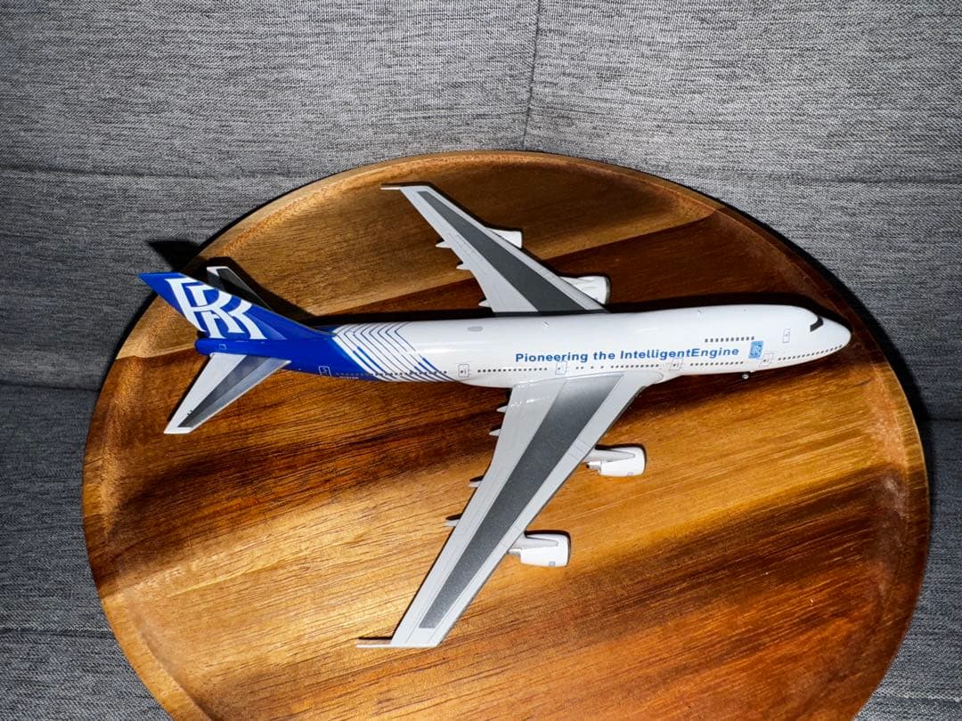 ロールスロイスエンジンテストベッド　B747-200B 1/400