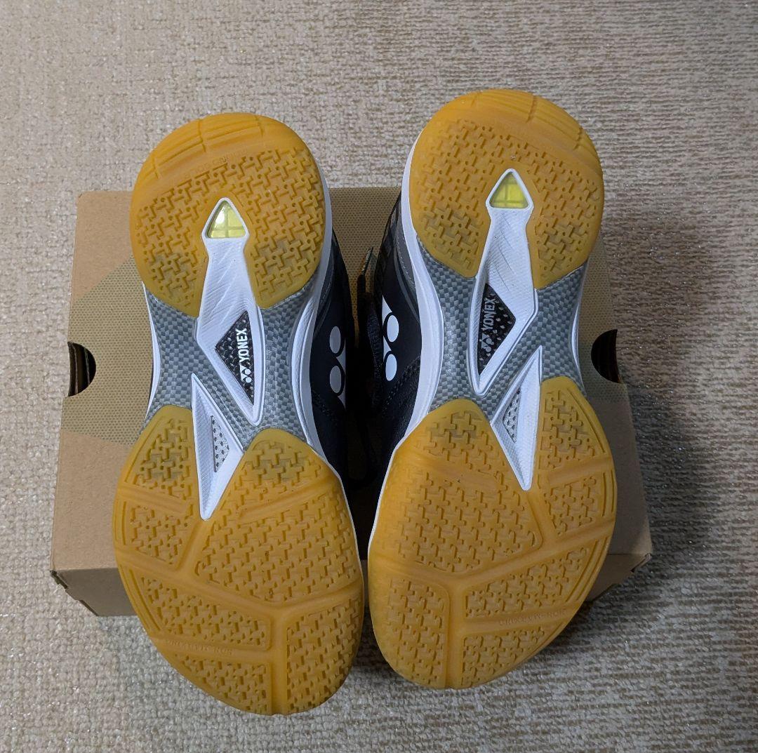 YONEX バドミントンシューズ パワークッション65 　24cm ブラック
