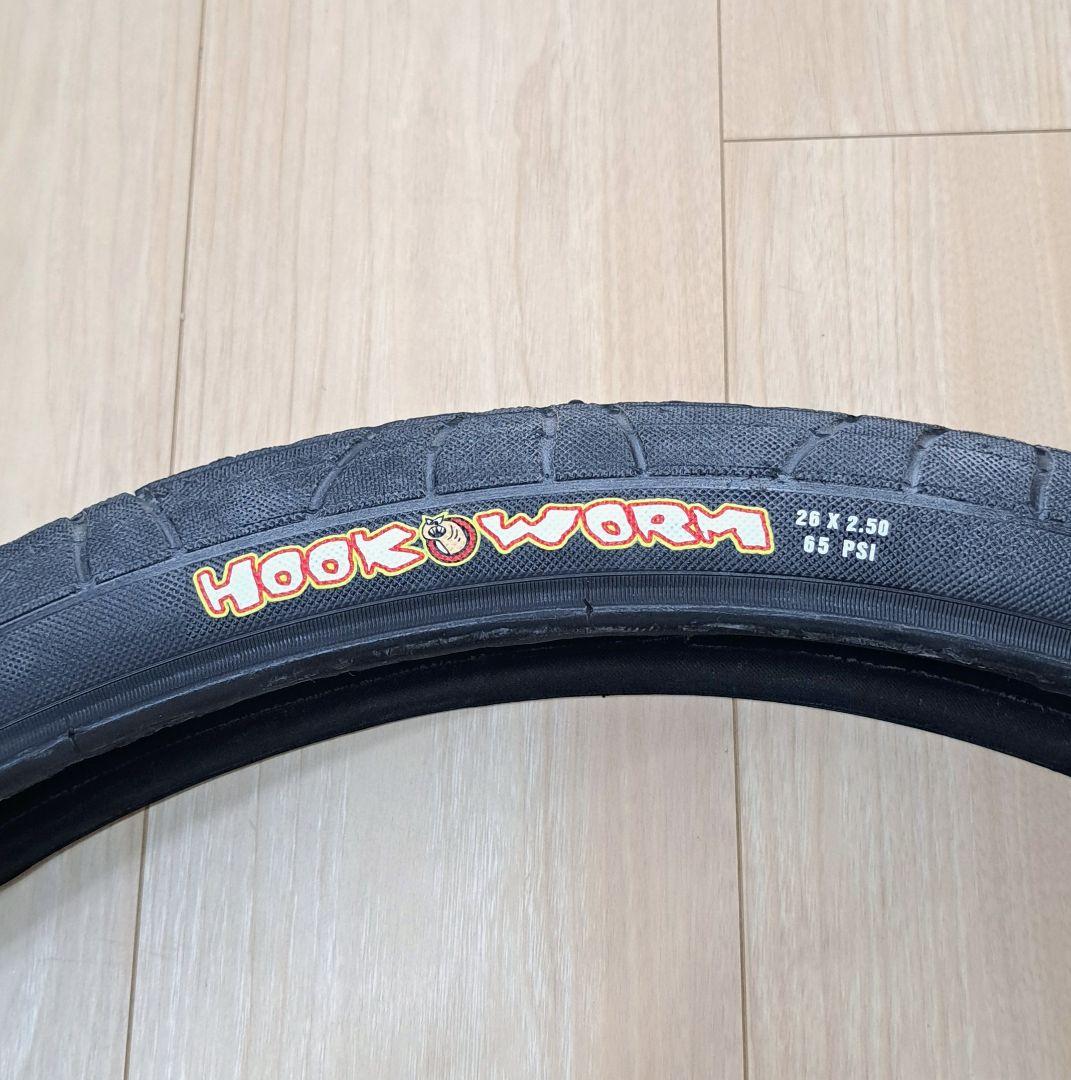 【未使用】MAXXIS(マキシス) フックワーム 26インチ 自転車タイヤ1本