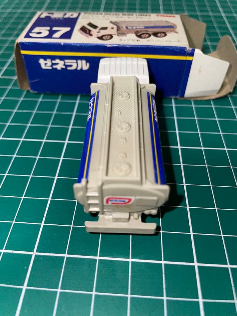 ❣新品❣　⭐︎絶版⭐︎　トミカ No.57 ニッサン ディーゼル タンクローリー　②