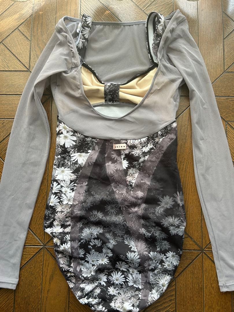 「美品」stina type L 長袖　花柄レオタード Sサイズ