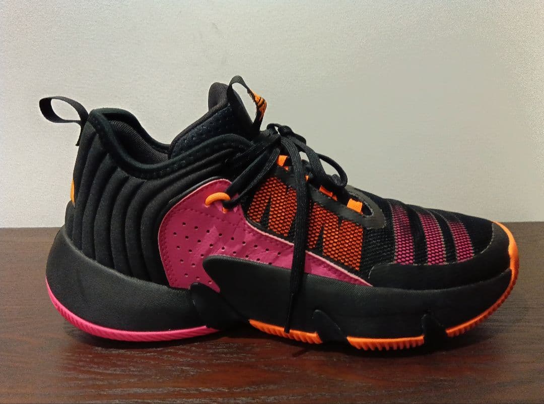[美品] ADIDAS TRAE UNLIMITED 27cmシューズ