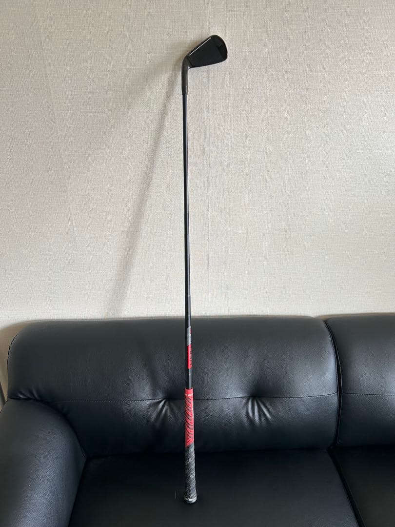 TaylorMade P-790 ブラック4番アイアン　KBSブラックシャフト
