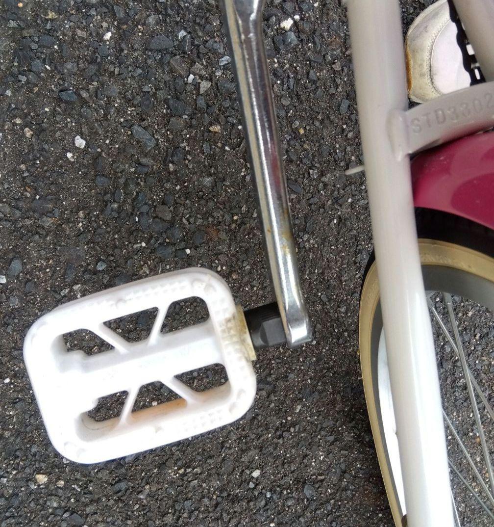 子供用自転車 ホワイト/ピンク 22インチ　手渡し限定！！滋賀県